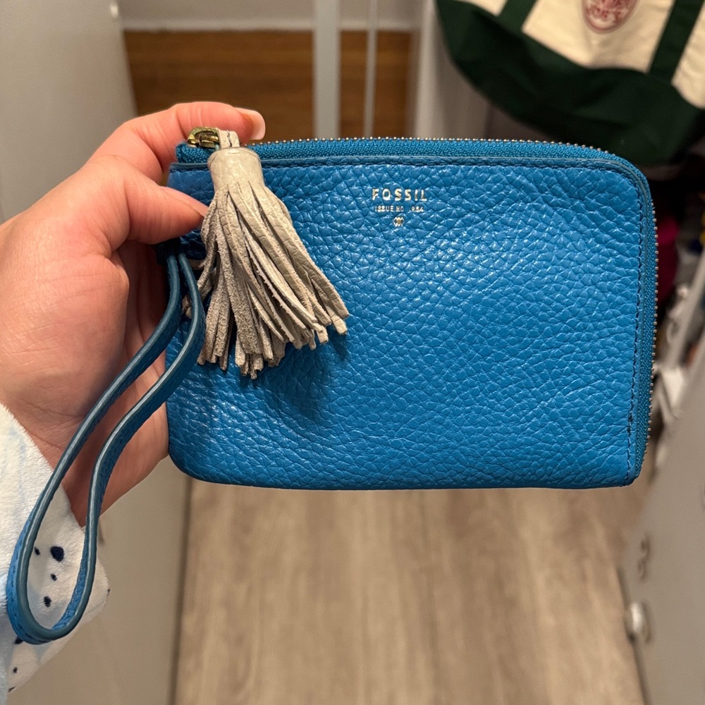 Fossil Vibrant Blue Leather Wristlet